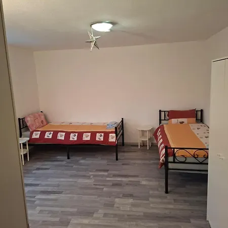 2 In Dachgeschoss Gasthuis 3*