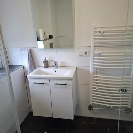 2 In Dachgeschoss 3*